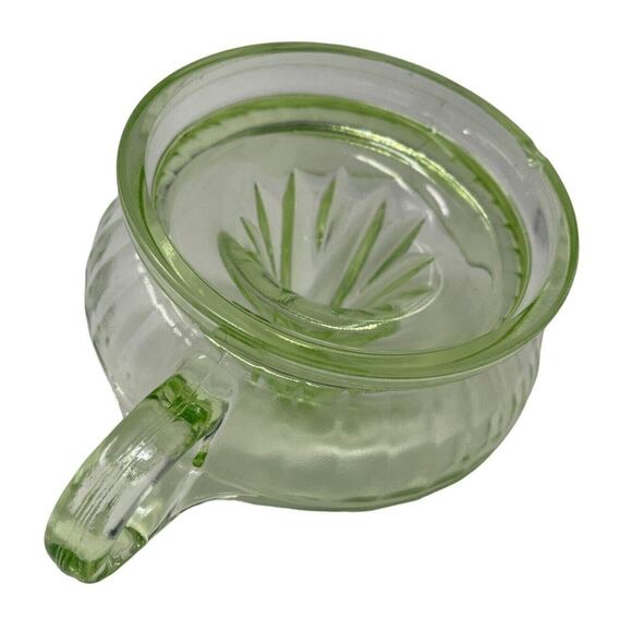 30s Juicer Citrus Reamer UV Reactive Vaseline Uranium Depression Era Glass - Picture 11 of 13